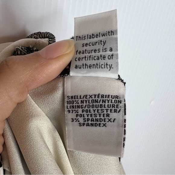 DIANE von FURSTENBERG Scotia Lace Pencil Skirt. Size 2 - Picture 10 of 11